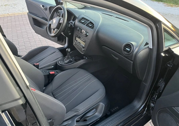 Seat Leon cena 17800 przebieg: 98130, rok produkcji 2012 z Jarosław małe 154
